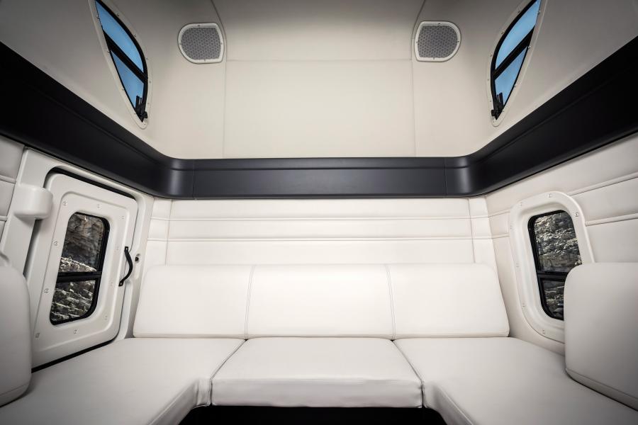  Freightliner Inspiration Truck 2015 года  (фото 13 из 15)